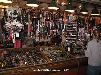 Rowley Family - Seattle Undergroud Tour - Pikes Place Market